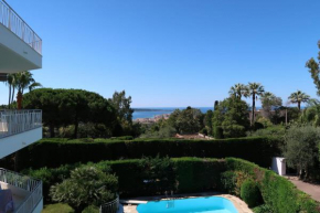 LE STAR- 3 -room apartment and pool and see view